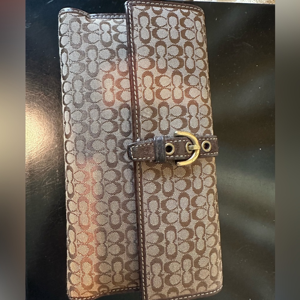 Coach wallet- brown